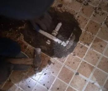 芙蓉卫生间漏水维修公司为您分享下卫生间渗水如何处理及注意事项